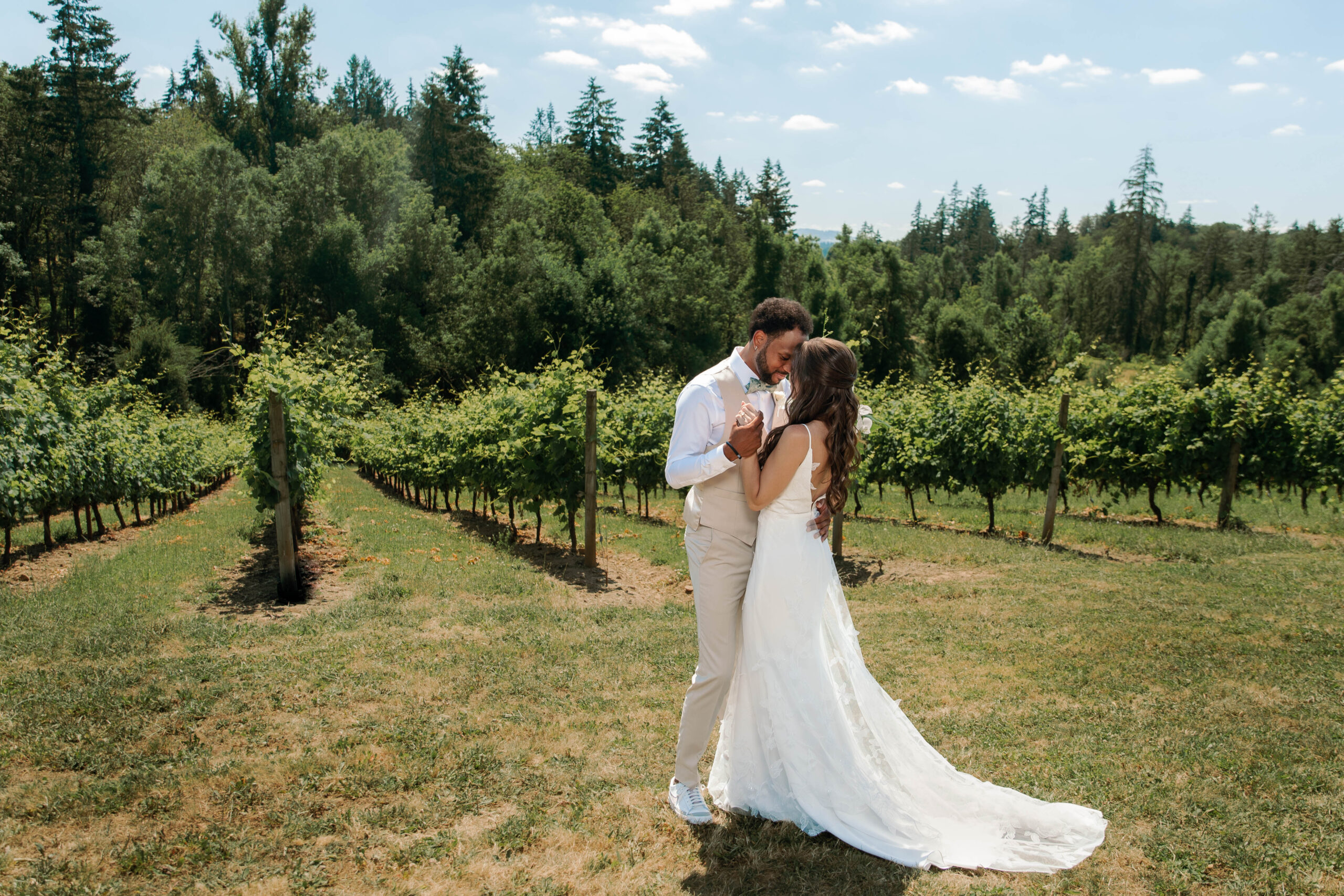 Elegant warm Oswego Hills Vineyard Wedding photography Oregon wine country