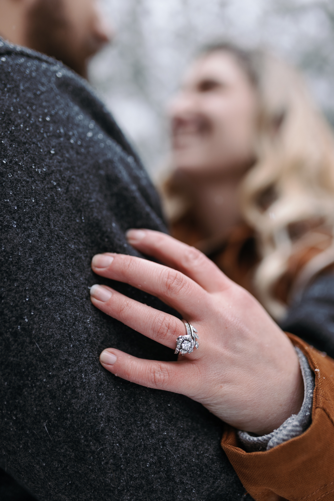 Oregon snowy engagement session ring photo