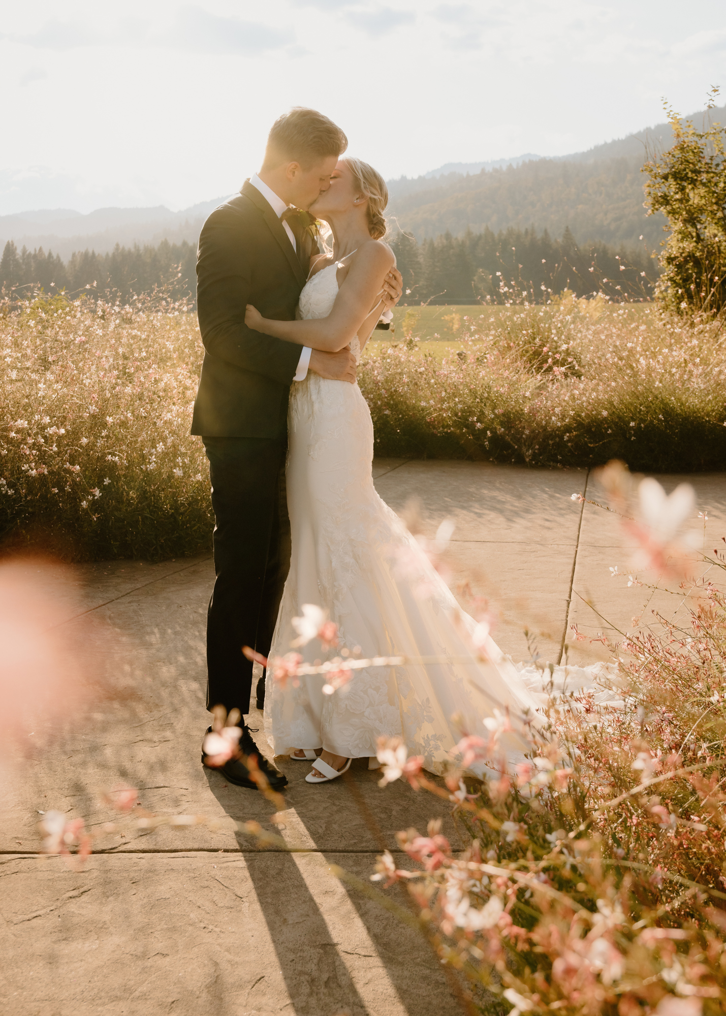 Tin Roof Barn Wedding Columbia River Gorge Oregon Wedding Photographer