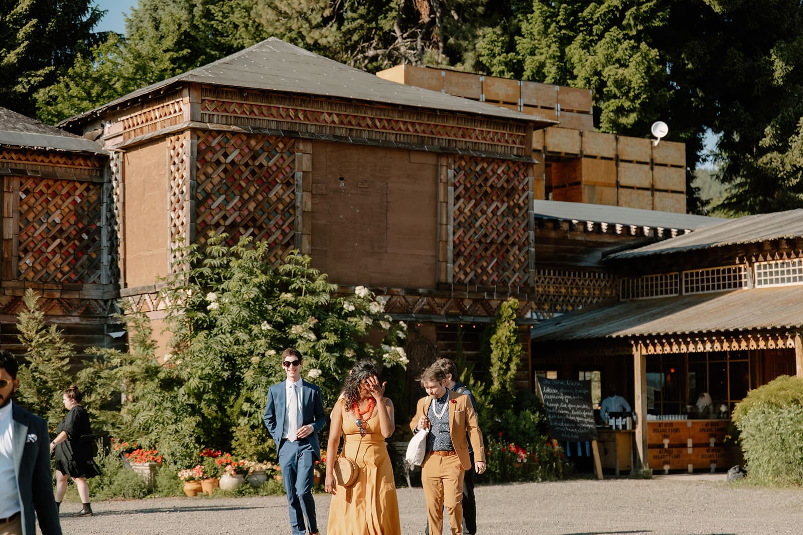 Outside of Mt. Hood Organic Farms wooden Wedding venue | Baileaves Photography