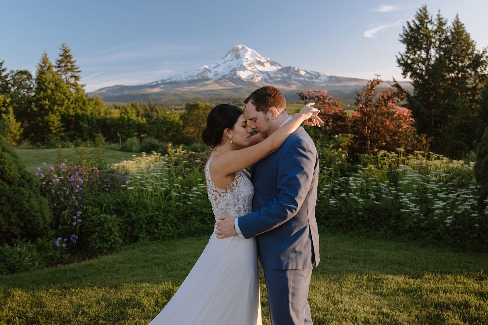 Mt. Hood Organic Farms Wedding view of Mount Hood | Baileaves Photography